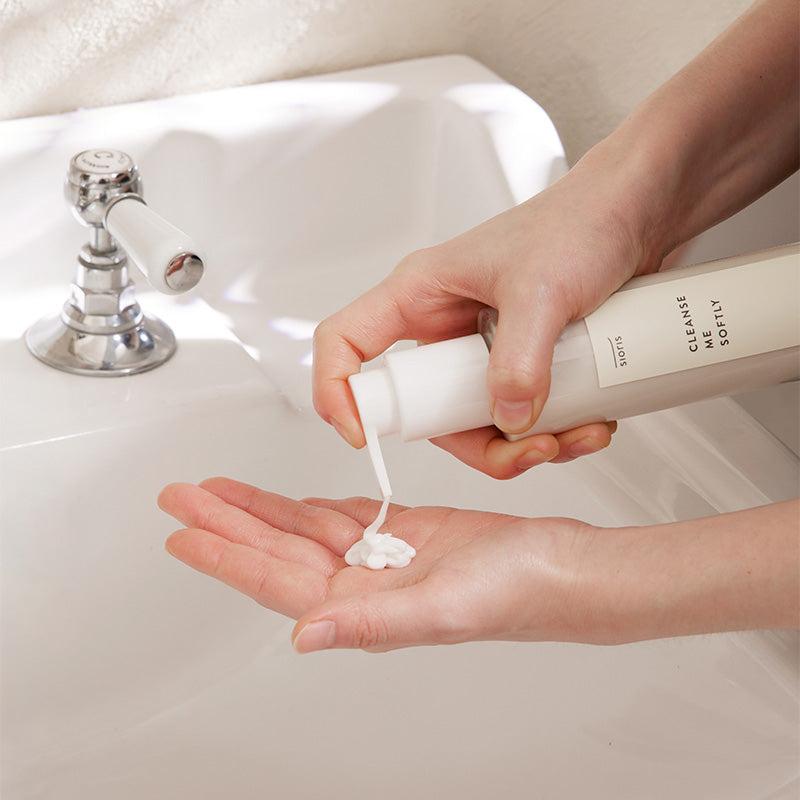 Cleanse me softly Milk cleanser